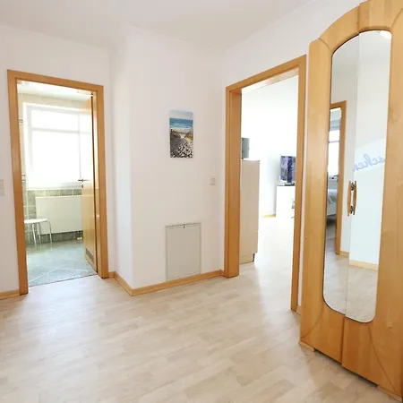 Haus Rugenscher Bodden * Goehren (Ruegen)