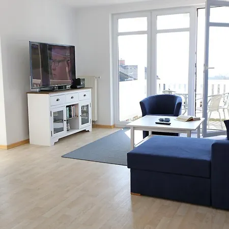 Haus Rugenscher Bodden * Goehren (Ruegen)